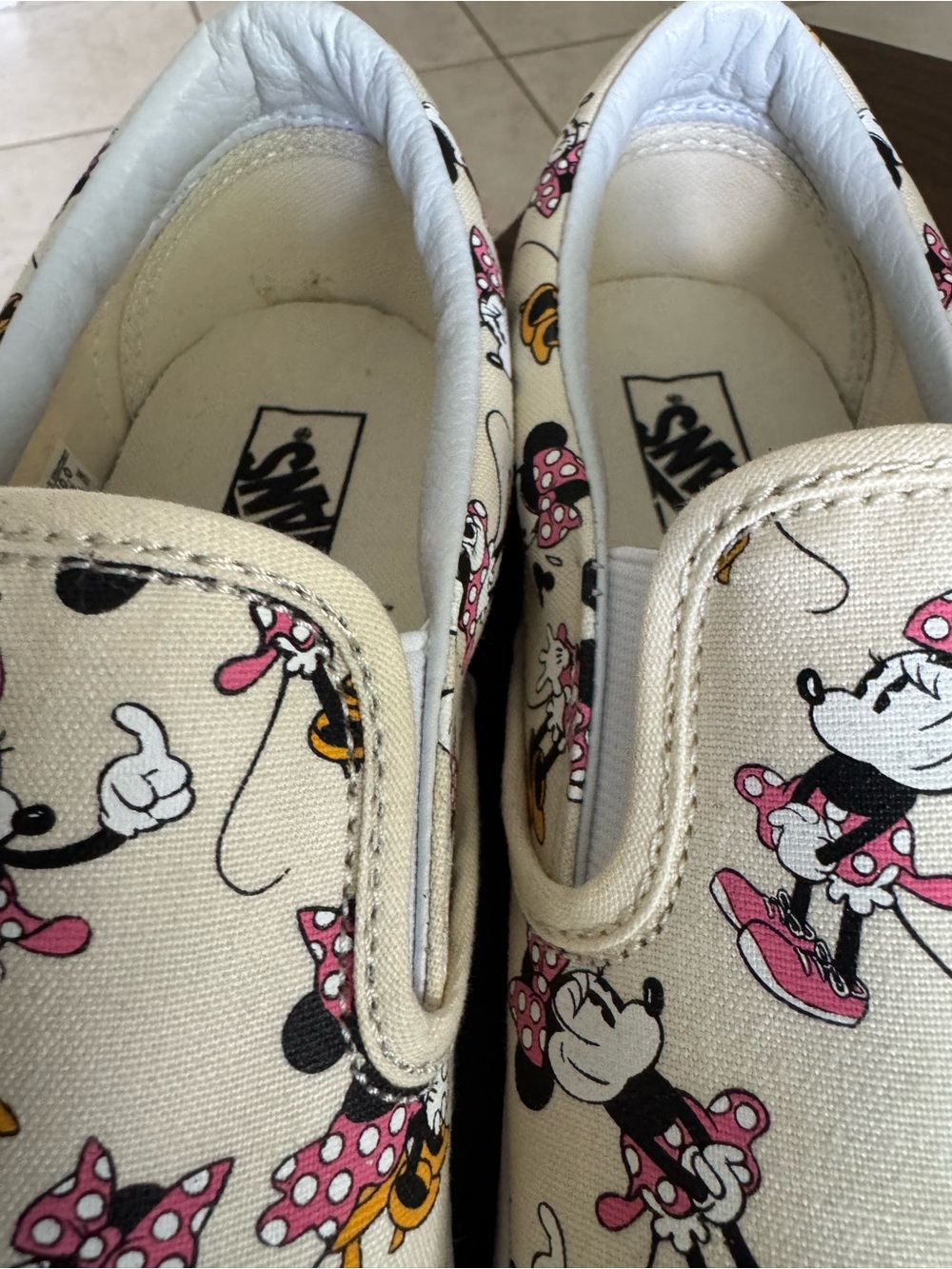 Vans Slip-On Sneakers - Beige Minnie Mouse Print 8.5M 10W - Picture 6 of 10